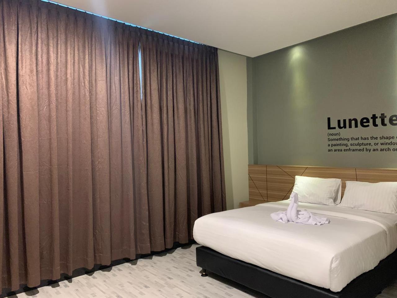 Bless Hotels Sintang Eksteriør bilde