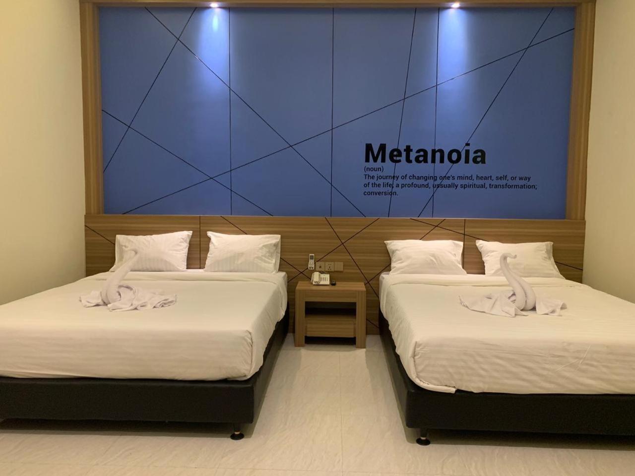 Bless Hotels Sintang Eksteriør bilde