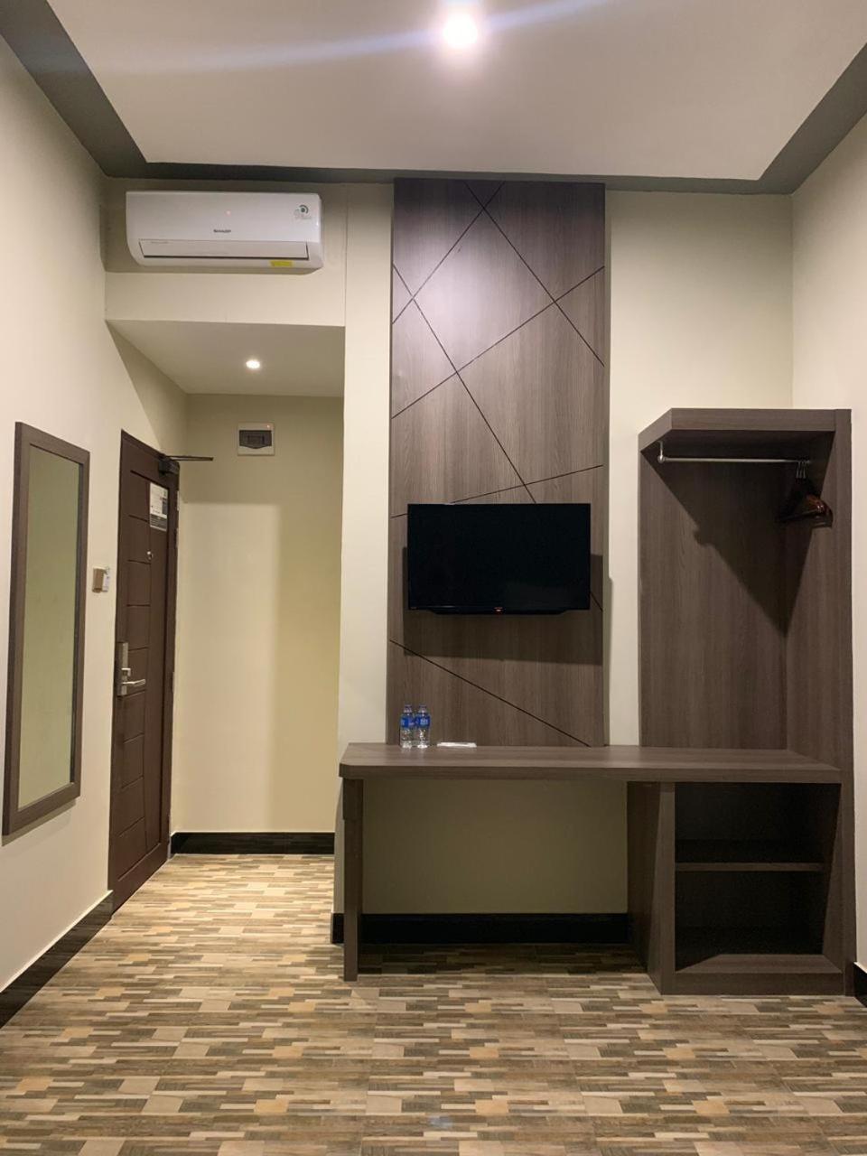 Bless Hotels Sintang Eksteriør bilde